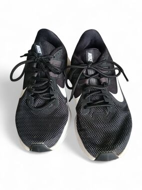 Nike Black and White Downshifter Athletic Running Shoes. Size 6.